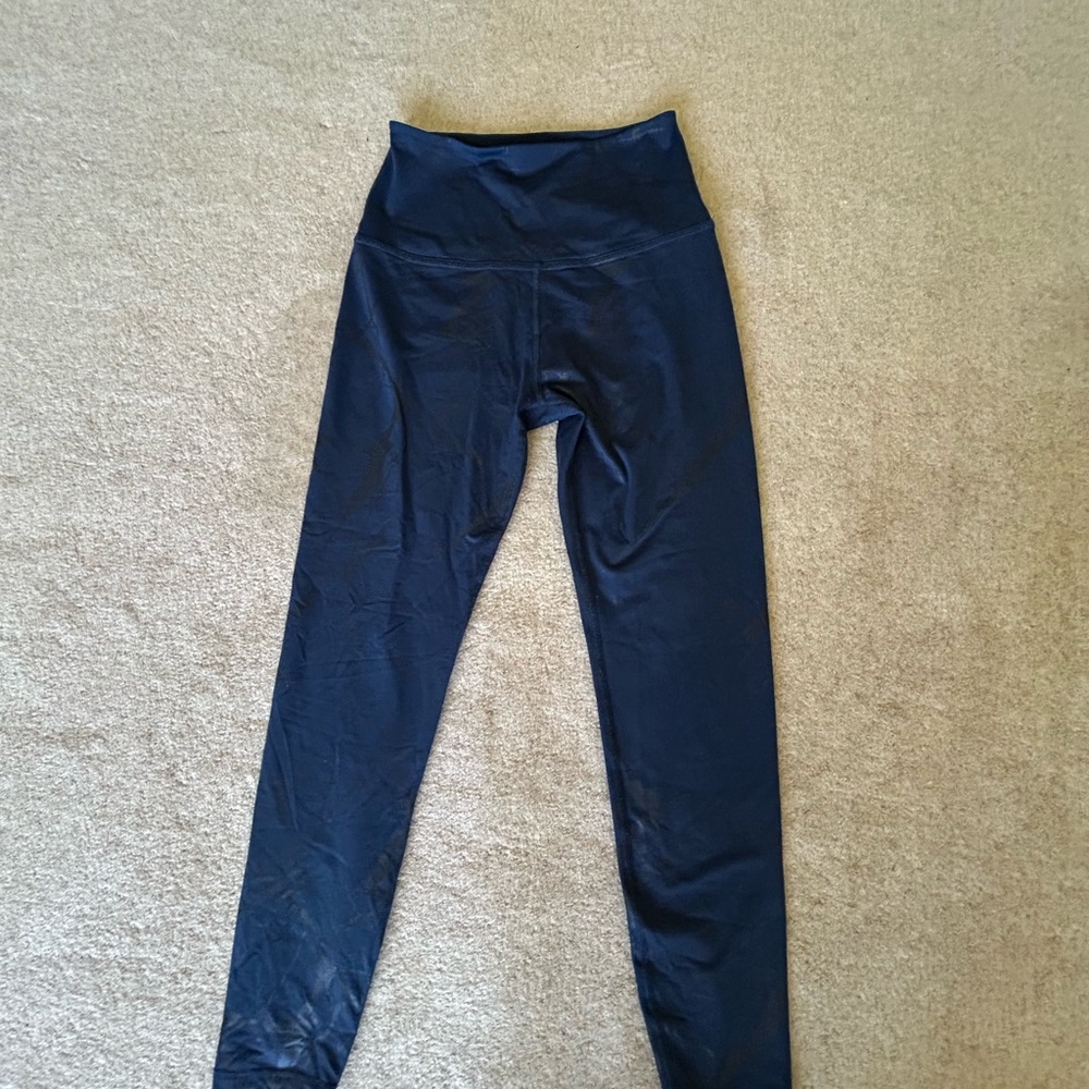 Women’s Beyond Yoga patterened Navy Leggings
